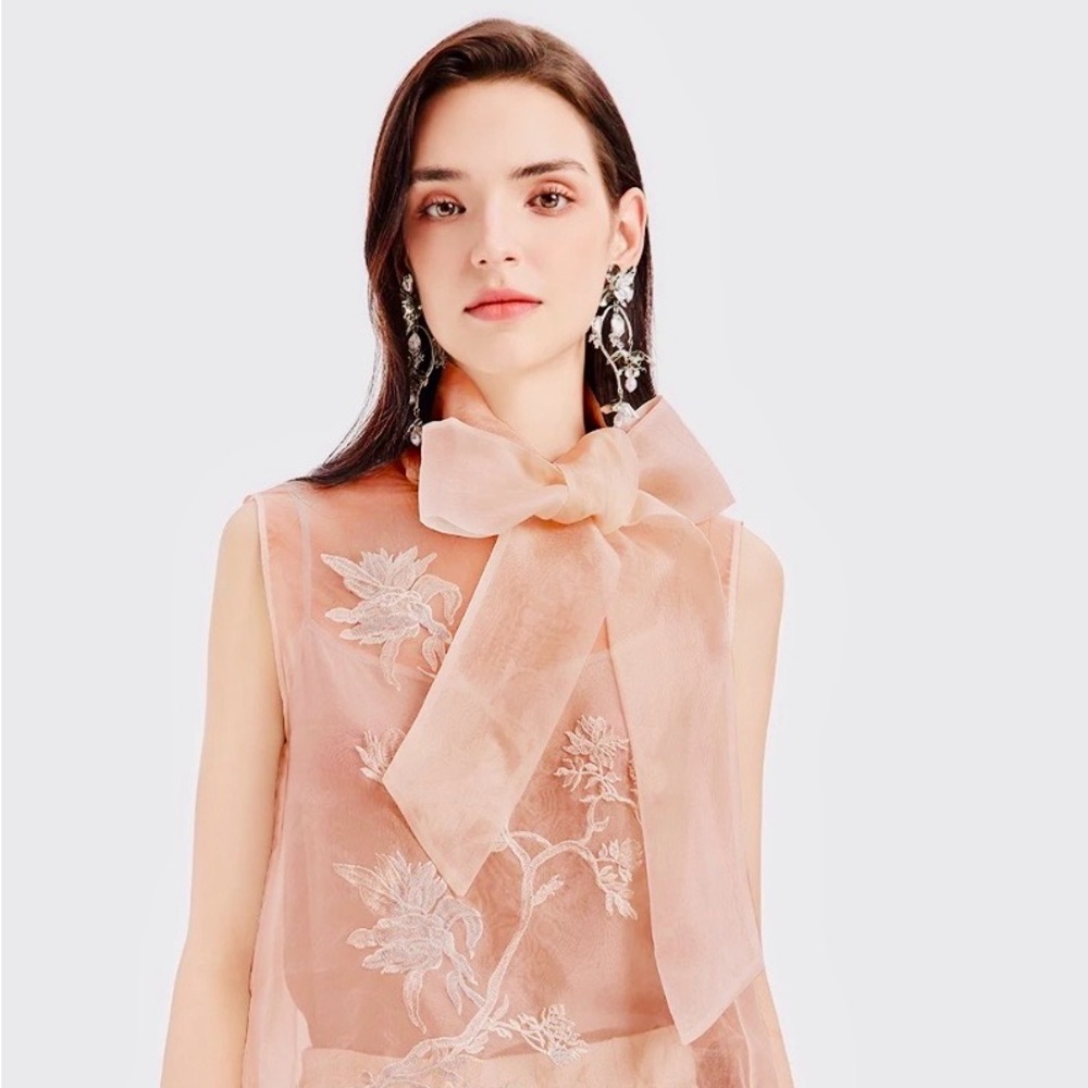 RICH RADI Q'S NEW YORK Silk Peach Embroidered Tie-Neck Blouse Size Medium